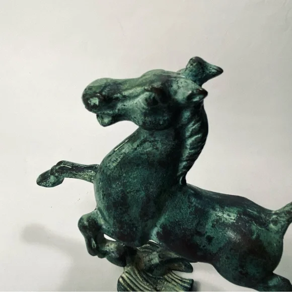 5 1/2" Vintage Reproduction of the Flying Horse of Gansu Statue Green Patina - Picture 3 of 16